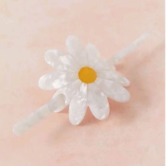 UO Set of 3 hair FUN CUTE accessories (claws, clips, pin) - Picture 6 of 9